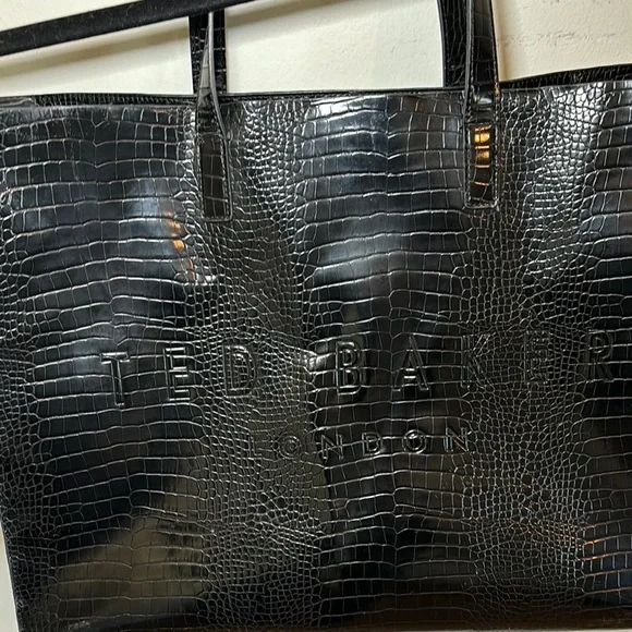 Ted Baker London Black Glossy Tote Bag with Gold Zipper - Picture 4 of 13